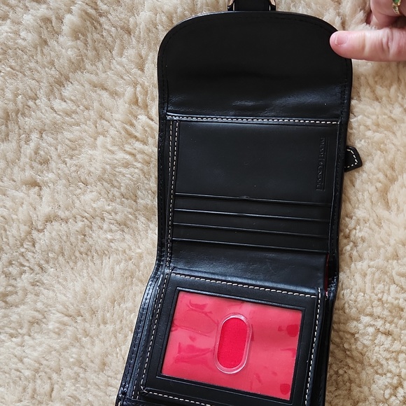 Great Dooney & Bourke Compact Black Leather Snap Tri-fold Wallet 🖤❤️ - Picture 7 of 16